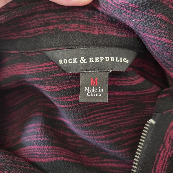 ⭐️Rock & Republic Women's Black and Burgandy Full Zip Tunic Size L - Picture 5 of 5